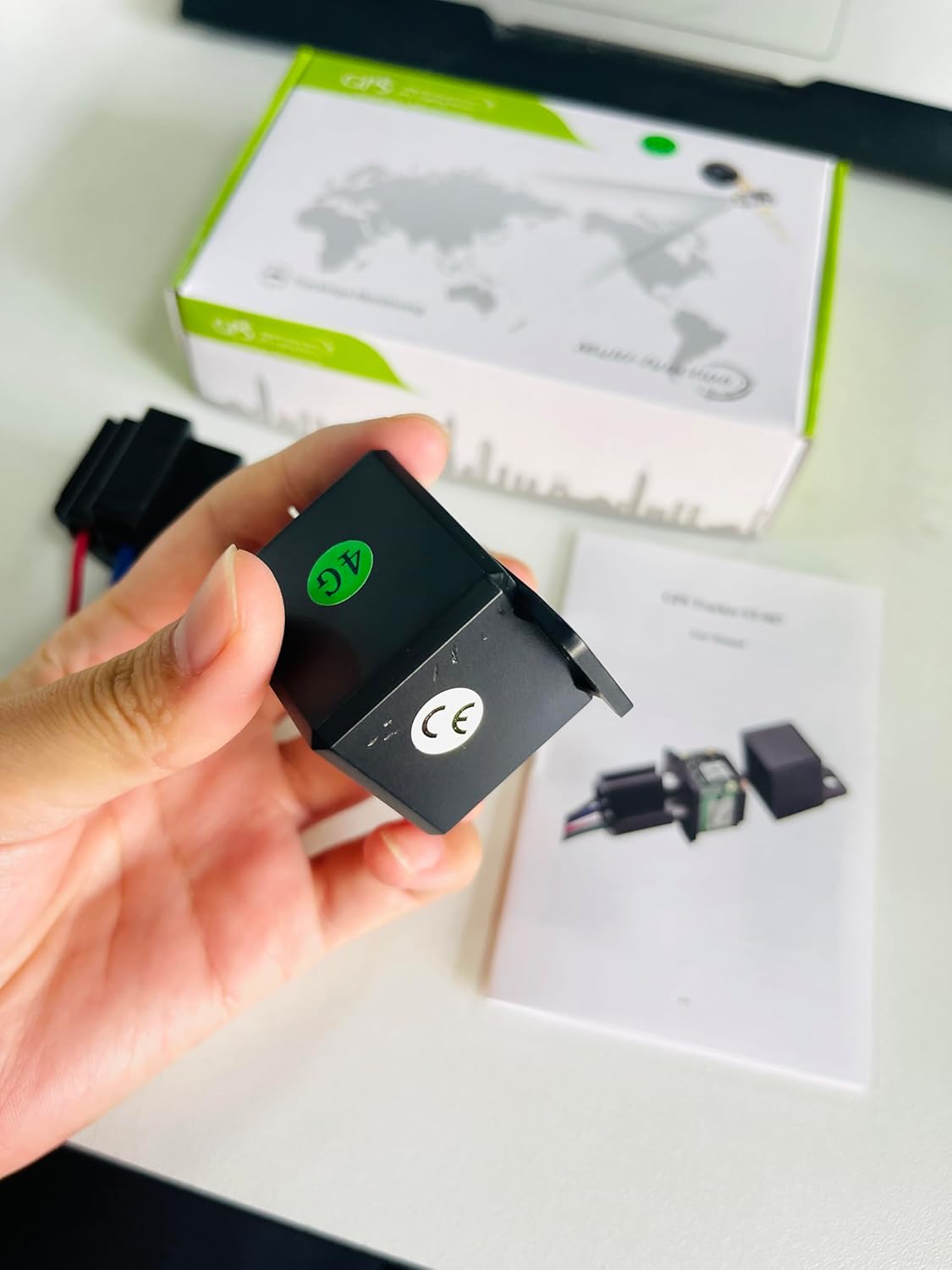 SinoTrack ST-907L 4G Vehicle Car GPS Tracker, Car Relay Anti Lost Alarm GPS Locator Real-Time Location Remote Control Cut Off Oil and Power Device for Car Motorcycle Truck Taxi, Support Platform